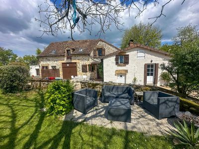 Maison en pierre rénovée avec deux gîtes 