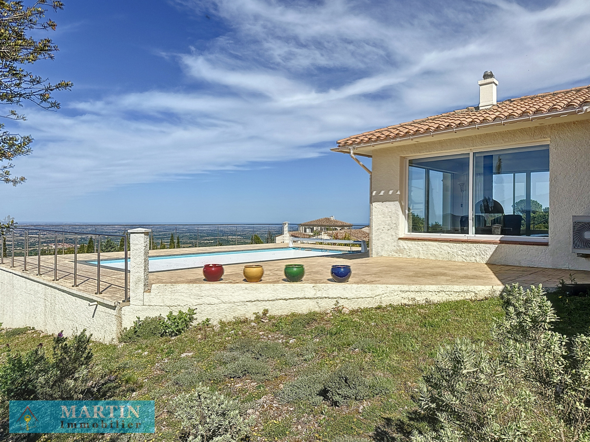 VILLA AVEC PISCINE ET UNE VUE PANORAMIQUE