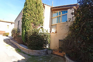 PETITE MAISON DE VILLAGE AVEC GARAGE, TERRASSE ET VERANDA