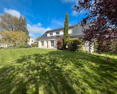 Maison sous-sol complet, 6 chambres, piscine