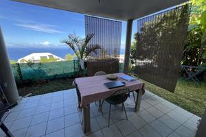 Bel appartement T2 de 60,48 m2 utiles au RDC, jardin de 90 m2 et vue mer imprenable