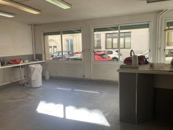 Vente Bureau 58 m² à Perpignan 100 800 €