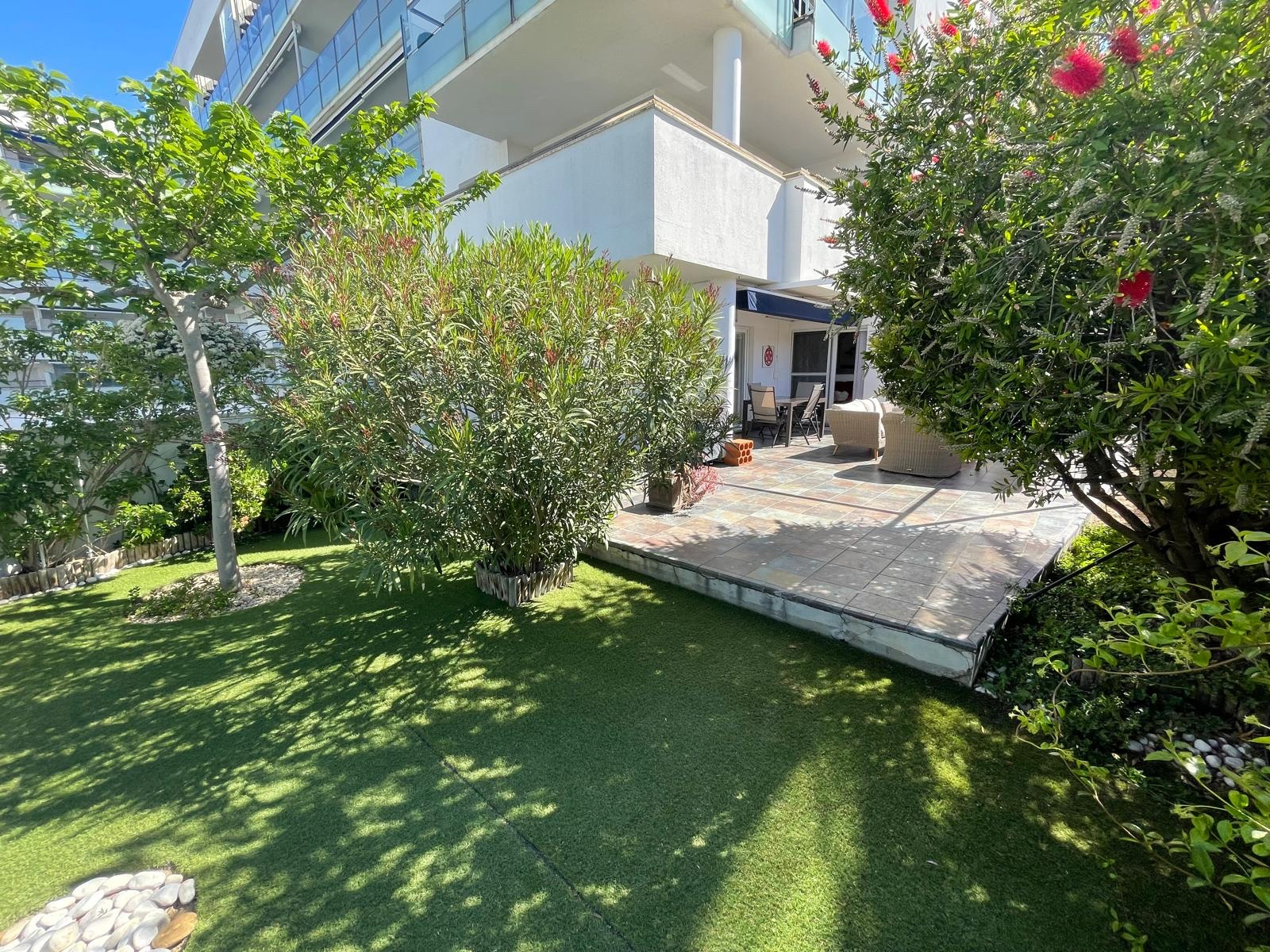 Superbe Appartement de 2 chambres avec jardin dans une résid