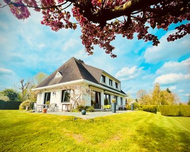 Montigny Centre : Maison 7 pièces de standing rénovée sur sous-sol total