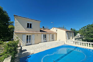 Maison de caractère de 4 chambres et piscine proche Marmande