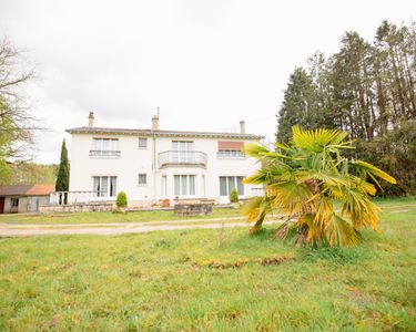 Propriété de caractère sur 4 H aux portes de la Sologne à 2 h de Paris