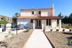 A vendre villa 4 faces 5 pièces avec garage et jardin située à VILLENEUVE LA RIVIERE