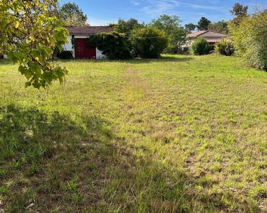 Pessac Magonty proche écosite du Bourgailh. Terrain à bâtir 1 160 m² proche commodités