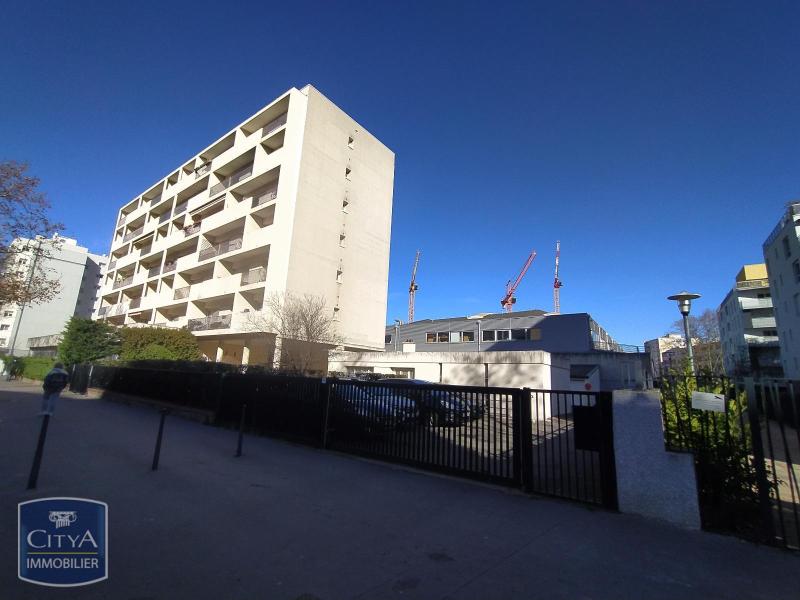 Parking - Garage Location Lyon 8e Arrondissement   75€