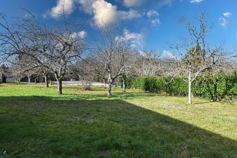 A vendre LOUPIAC - Terrain constructible de 831m²