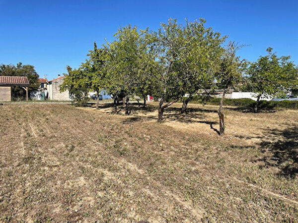 A VENDRE- Saint Mard- Terrain constructible -1288m2 