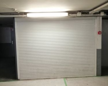 Garage fermeture par volet roulant électrique