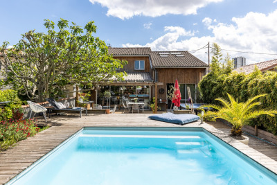 LE BOUSCAT - MAISON FAMILIALE - PISCINE ET GARAGE