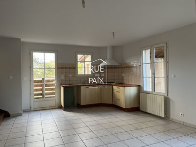 Maison Location Airvault 4p 94m² 688€