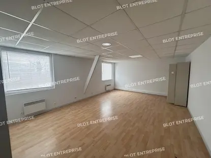 A LOUER - BUREAUX BREAL SOUS MONTFORT - 100 m²