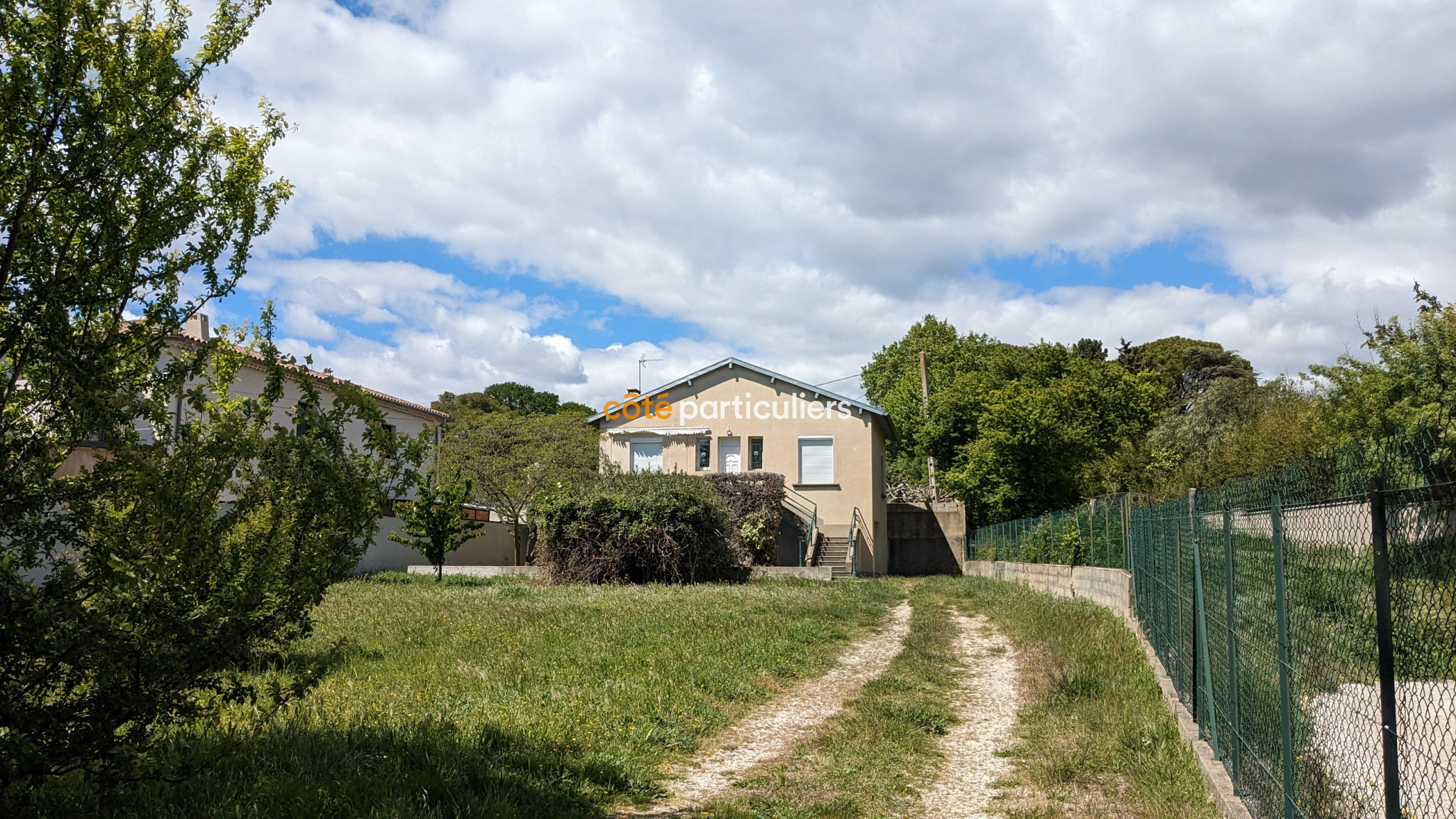 Candau - Petite maison sur garage - Grand terrain