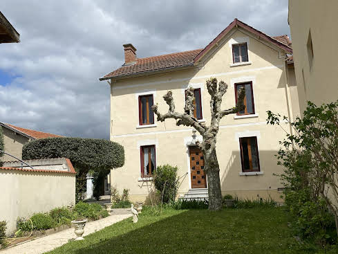 Maison 7 pièces 145 m²