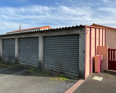 Lot de 7 garages centre ville Saint Macaire en Mauges