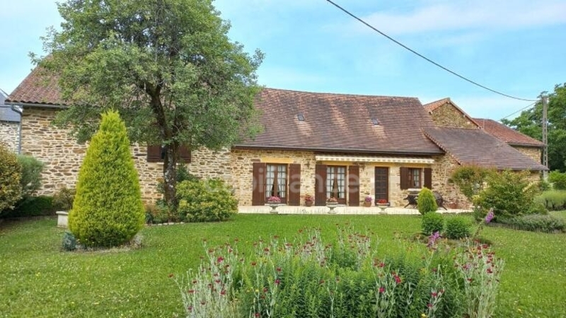 Dpt Dordogne (24), à vendre SAINT JORY DE CHALAIS maison P6 de 151,25 m² - Terrain de 3 178,00 m² 