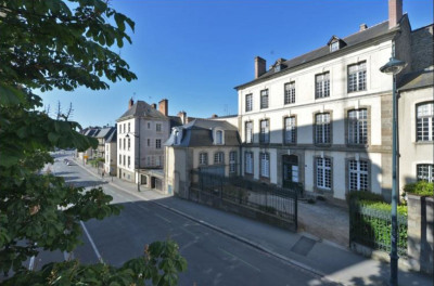 Immobilier professionnel Location Rennes  184m² 3369€