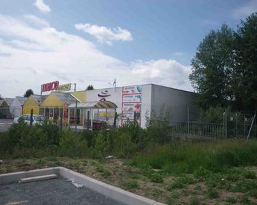 Local commercial 2 460 m²