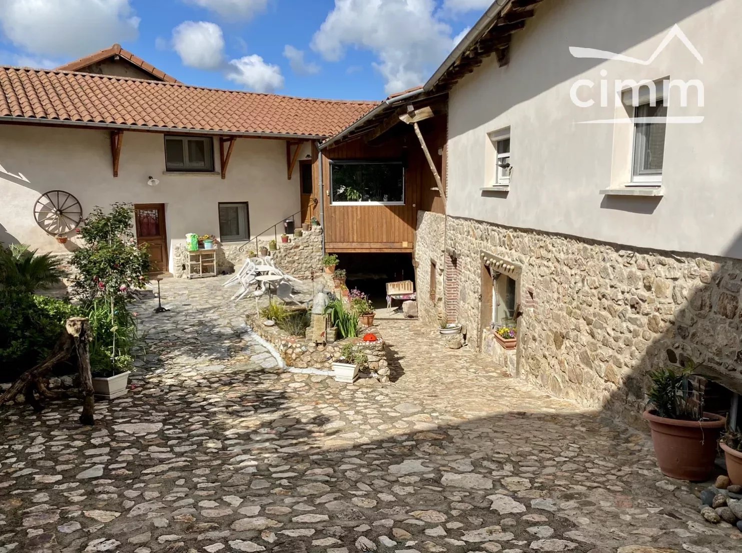 Vente ancienne ferme St-Galmier 