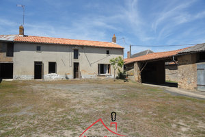 Corps de ferme avec 2 maisons + dépendances + jardin