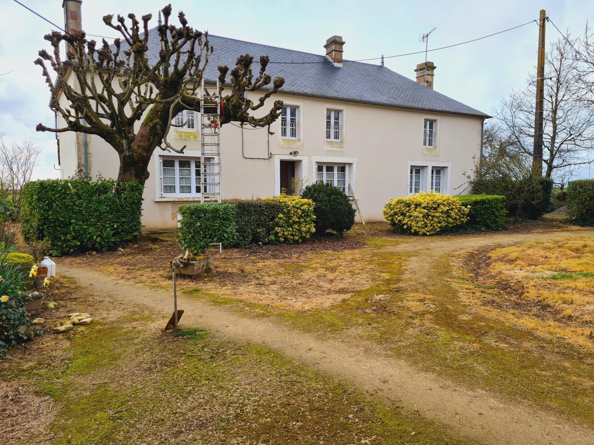 Propriété de 240m2 sur 2h227 de terrain