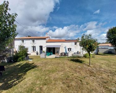 Charentaise 230m² rénovée Saint Porchaire17250