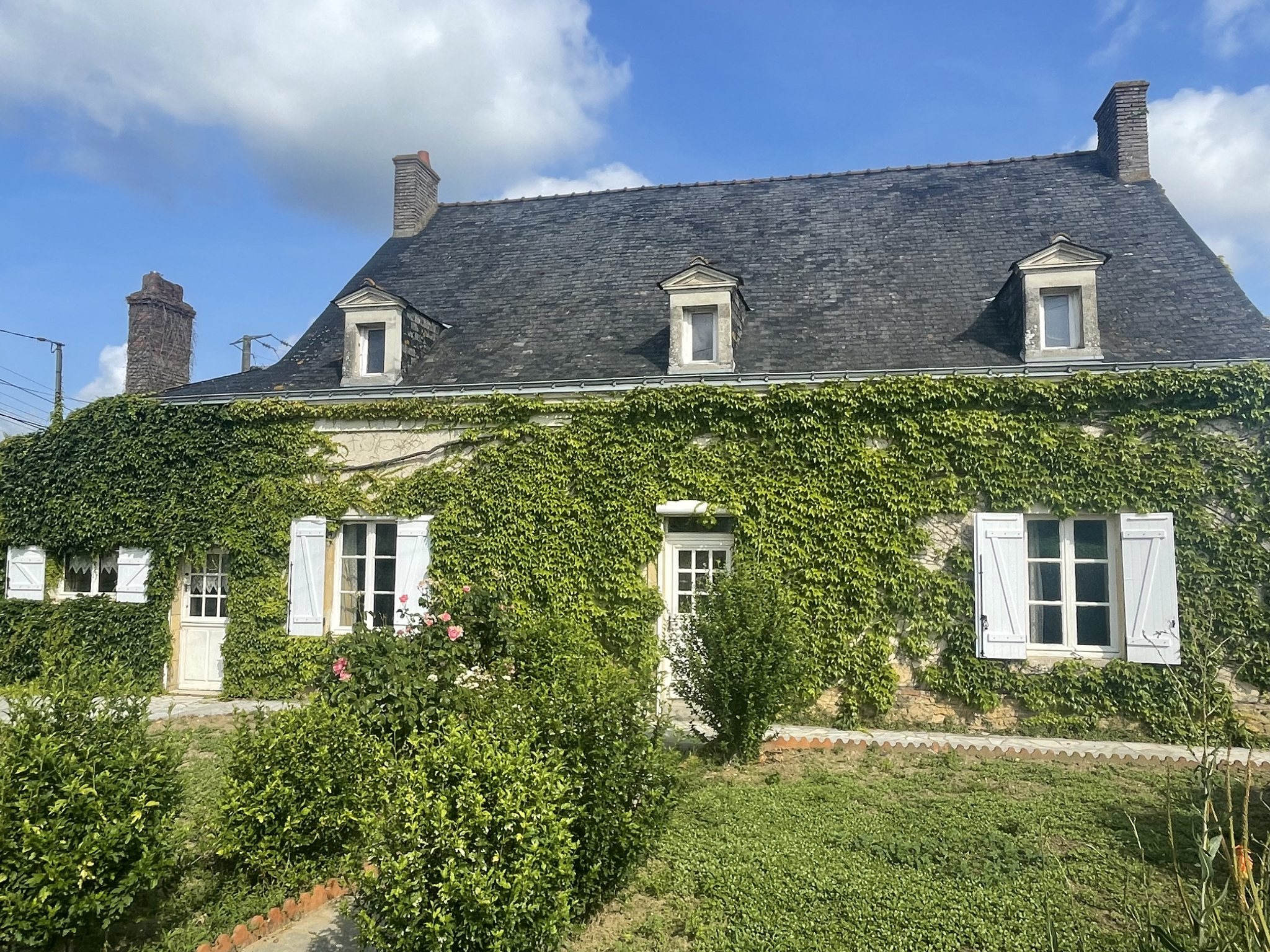 Maison/Fermette de village de caractère - 79m2 - grenier amé 