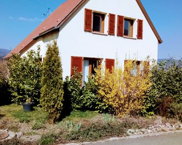 Belle maison ensoleillée vue imprenable