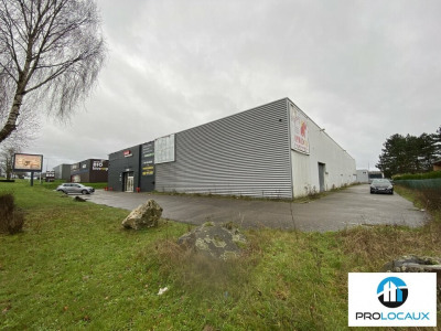 Local commercial 876 m²
