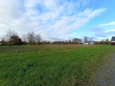 Terrain à bâtir de 2600 m² à TIERCE (49)