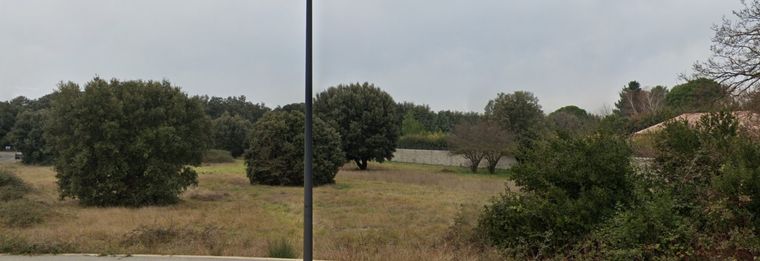 Terrain 650 m²