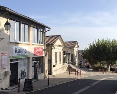 MONTENDRE Centre-Ville - Local commercial (215 m²)