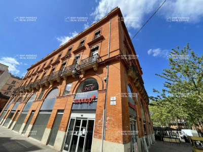 Immobilier professionnel Location Toulouse  136m² 2505€