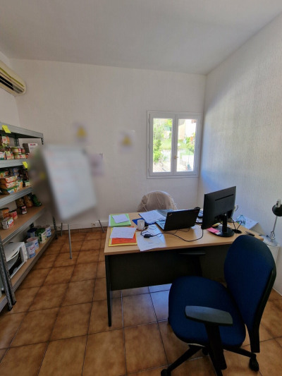 Bureau 77 m²