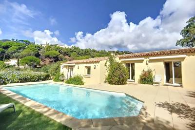 SAINTE MAXIME VILLA PLAIN PIED PISCINE 