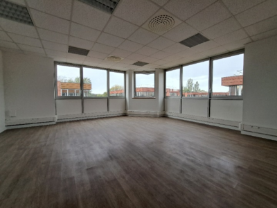 Bureaux Vide 131 m²