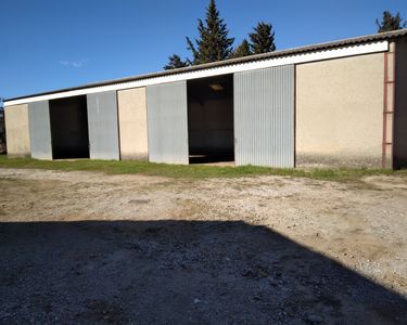 Garages de grande taille à louer