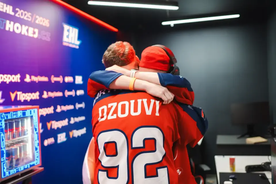 HC Dynamo Pardubice vítězí v sedmé sezoně Esport hokejové ligy