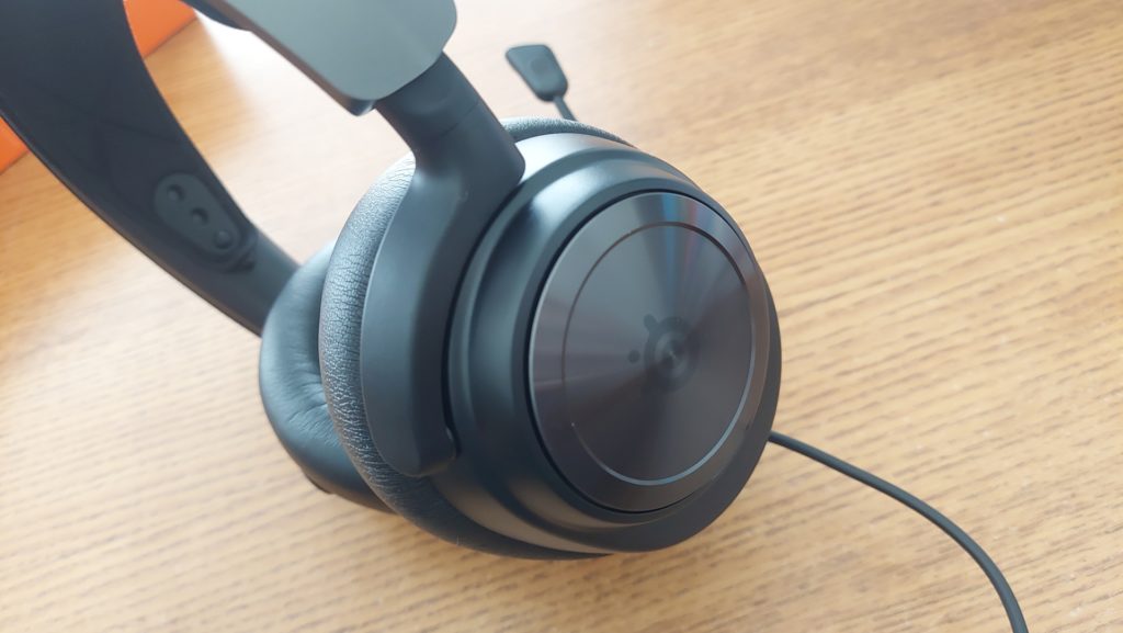 SteelSeries Arctis Nova Pro – luxusní herní headset a DAC