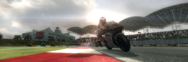 MotoGP 10/11 v nových záběrech + galerie