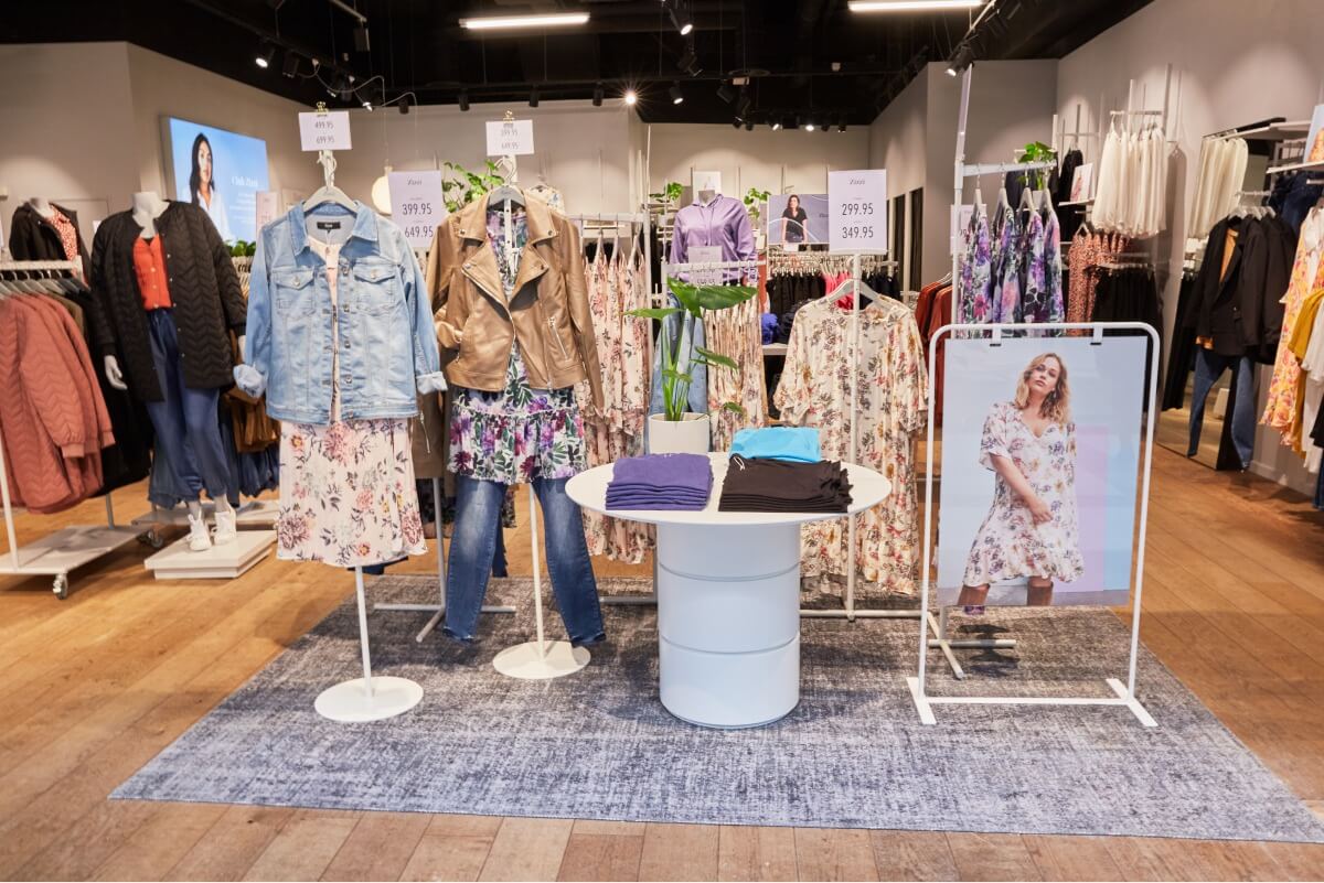 Zizzi Lyngby Storcenter - moderigtigt tøj i plus size - Zizzi