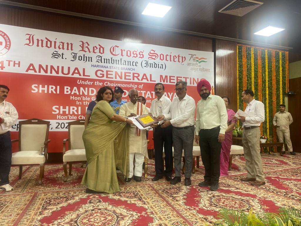 Hon'ble Governor-cum-President Indian Red Cross Society, Haryana State Branch is Given to Principal, M.M. P.G. College Youth Red Cross Shield 2019-20 at Haryana Raj Bhawan, Chandigarh