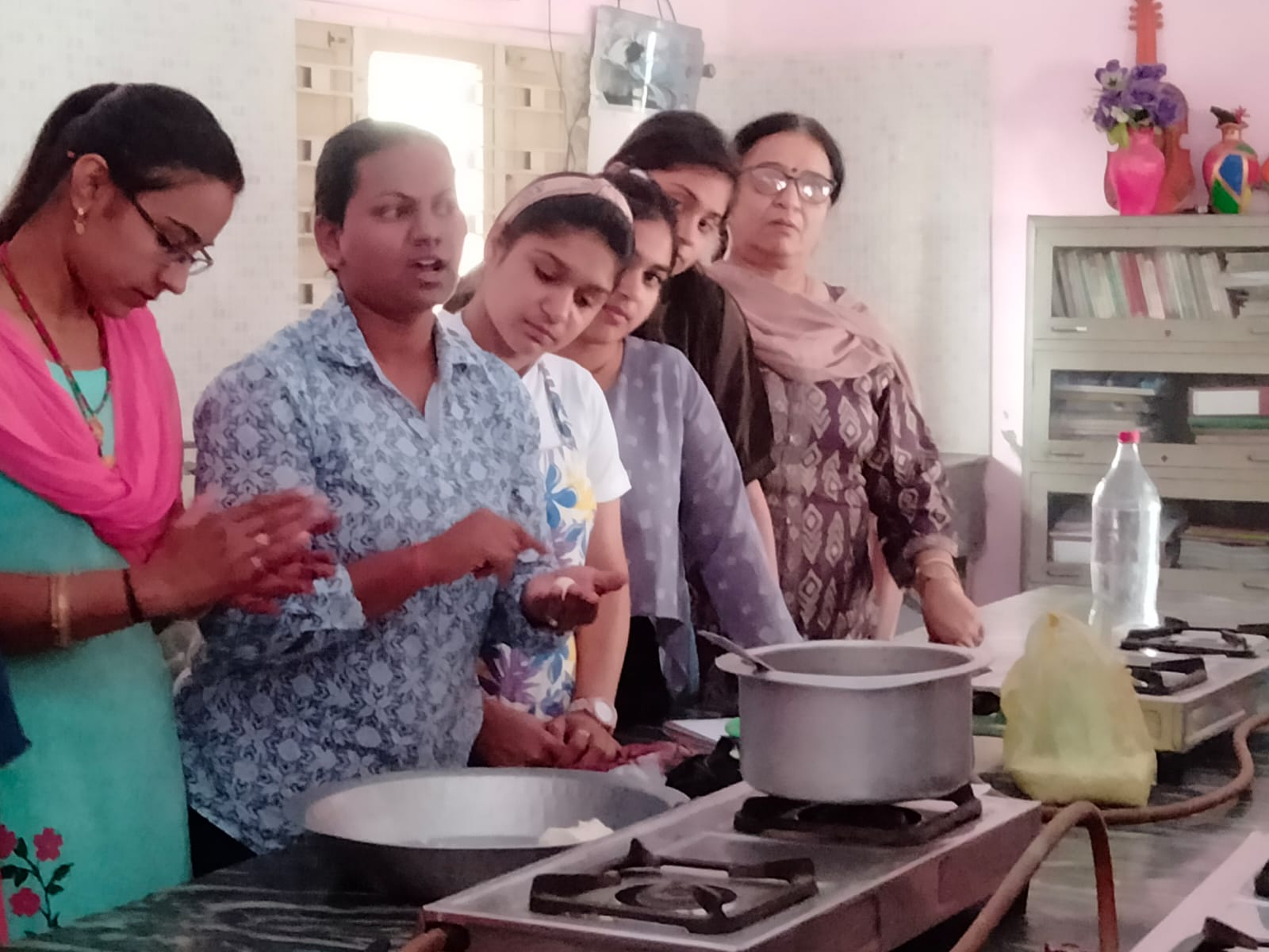 Activities | One Day Workshop on Traditional Cooking | MANOHAR MEMORIAL ...