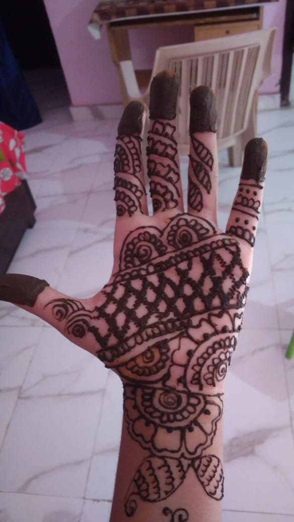 Mehandi Competition Of Class 8