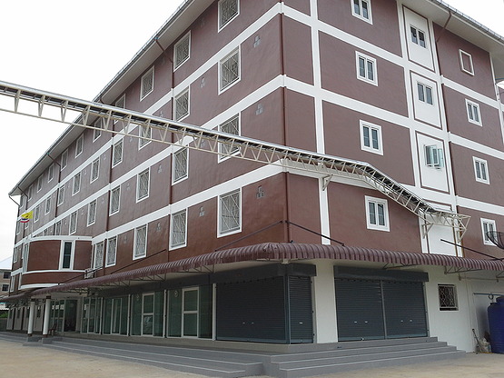 คุณเพ็ญอพาร์ทเม้นท์ Khun Phen Apartment