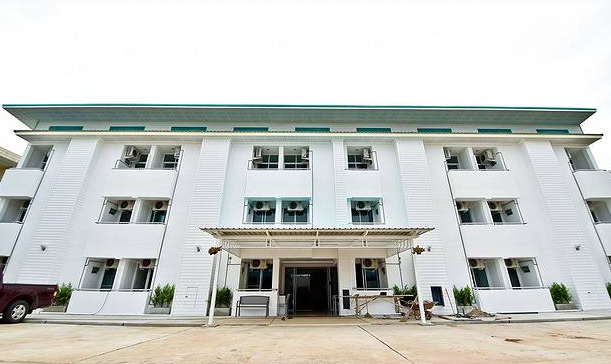 รุ่งเรืองอพาร์ทเม้นท์ Roong Rueng Apartment