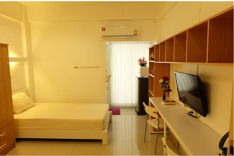 หอพักหญิงแอทโฮม @Home Female Dormitory